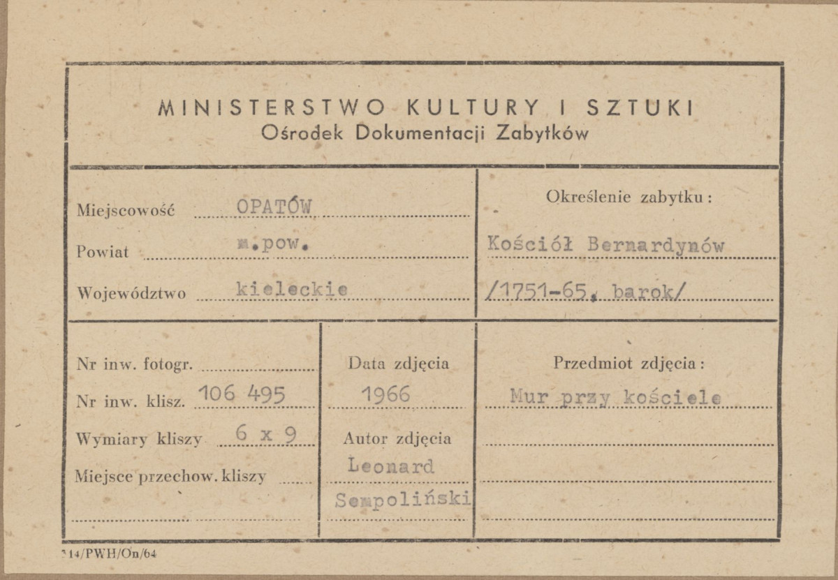 Zespół klasztorny - fragment muru w ruinie - metryczka

 , skan 1
