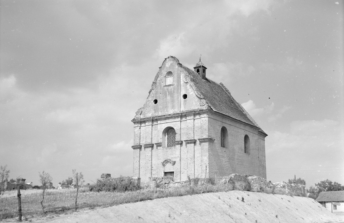 kościół klasztorny reformatów, ob. pw. św. Anny - widok od południowego-zachodu, skan 1