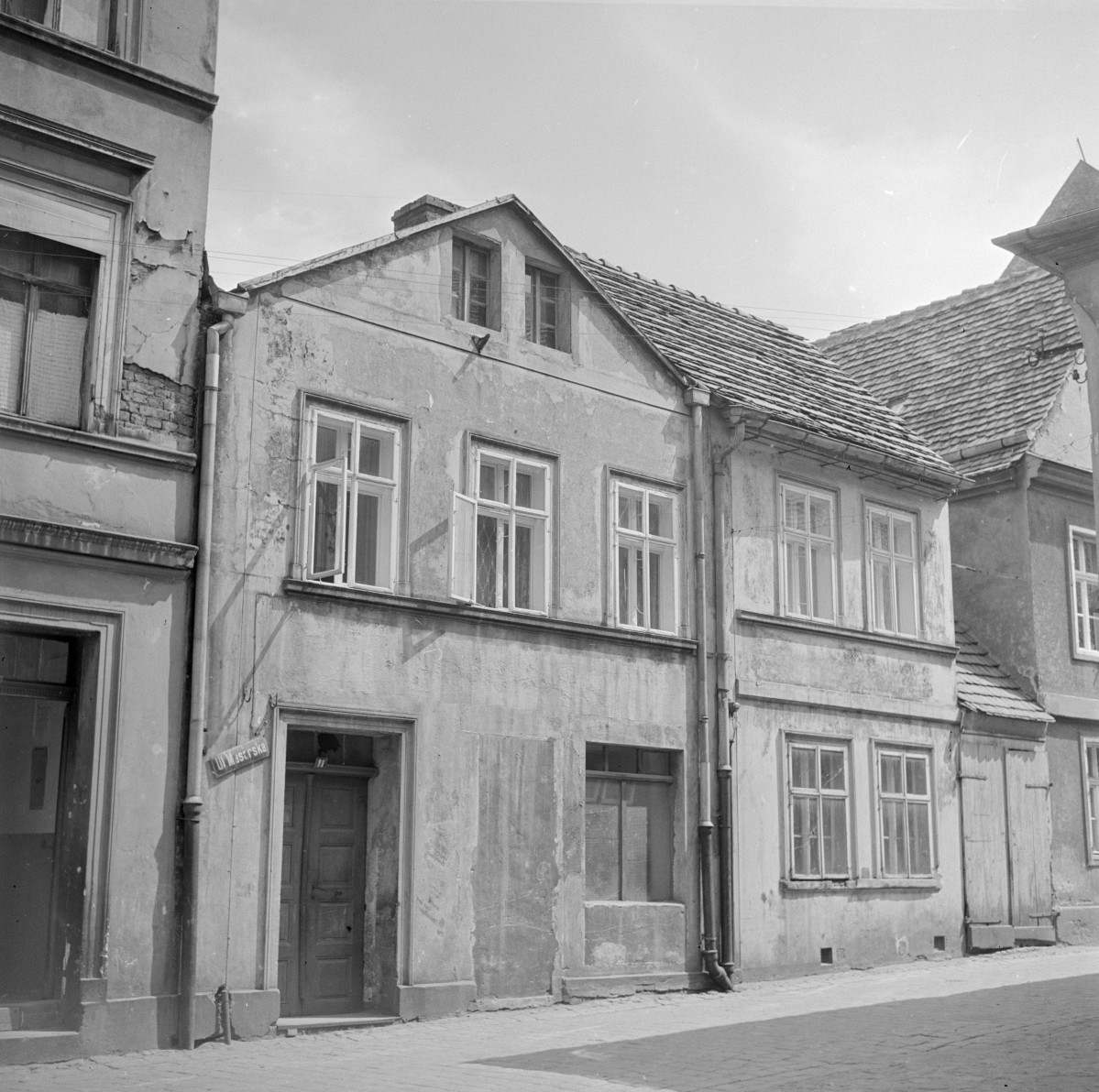 kamienice - elewacje frontowe, skan 1