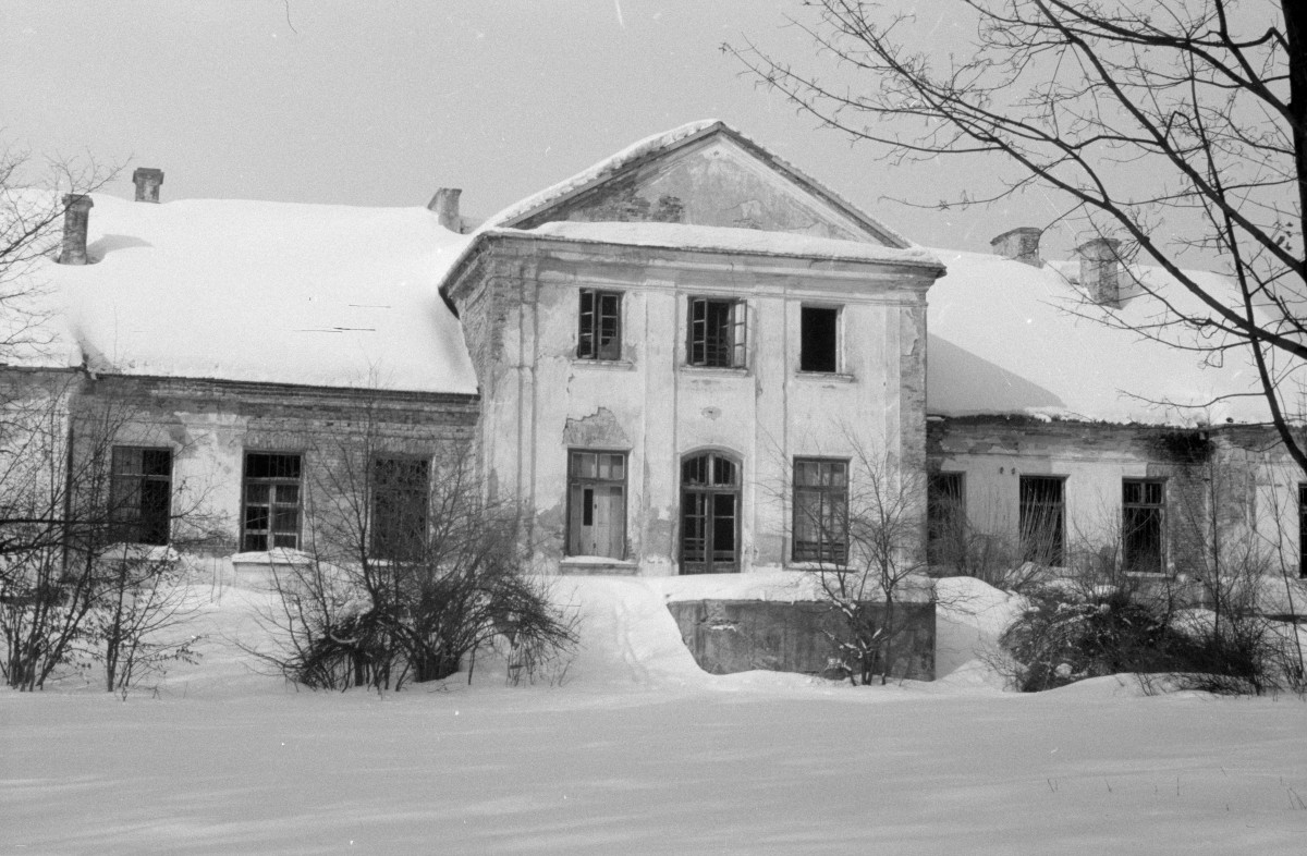dwór Rudzińskich - elewacja ogrodowa - fragment, skan 1
