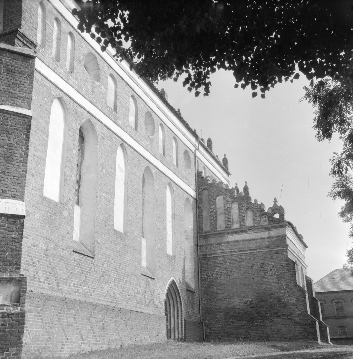 kościół parafialny pw. św. Anny - kaplica Dąbrowskich 1585 r., skan 1