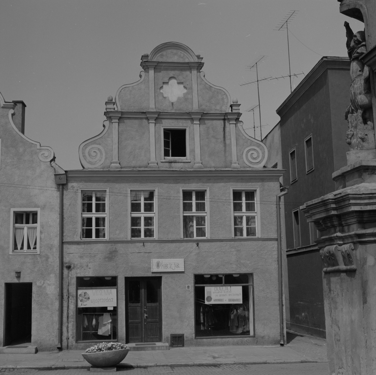 dom mieszkalny - elewacja frontowa, skan 1