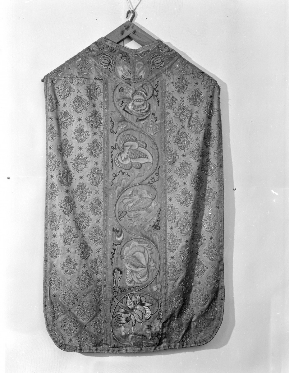 klasztor Benedyktynek - zbiory - ornat, skan 1