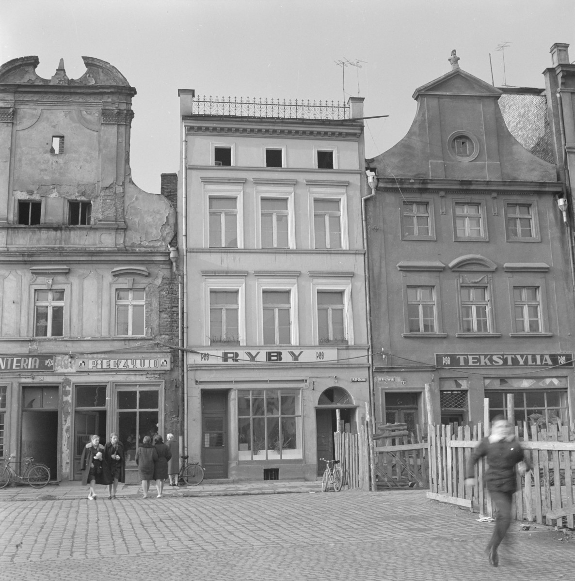 Kamienice - elewacje frontowe, skan 1