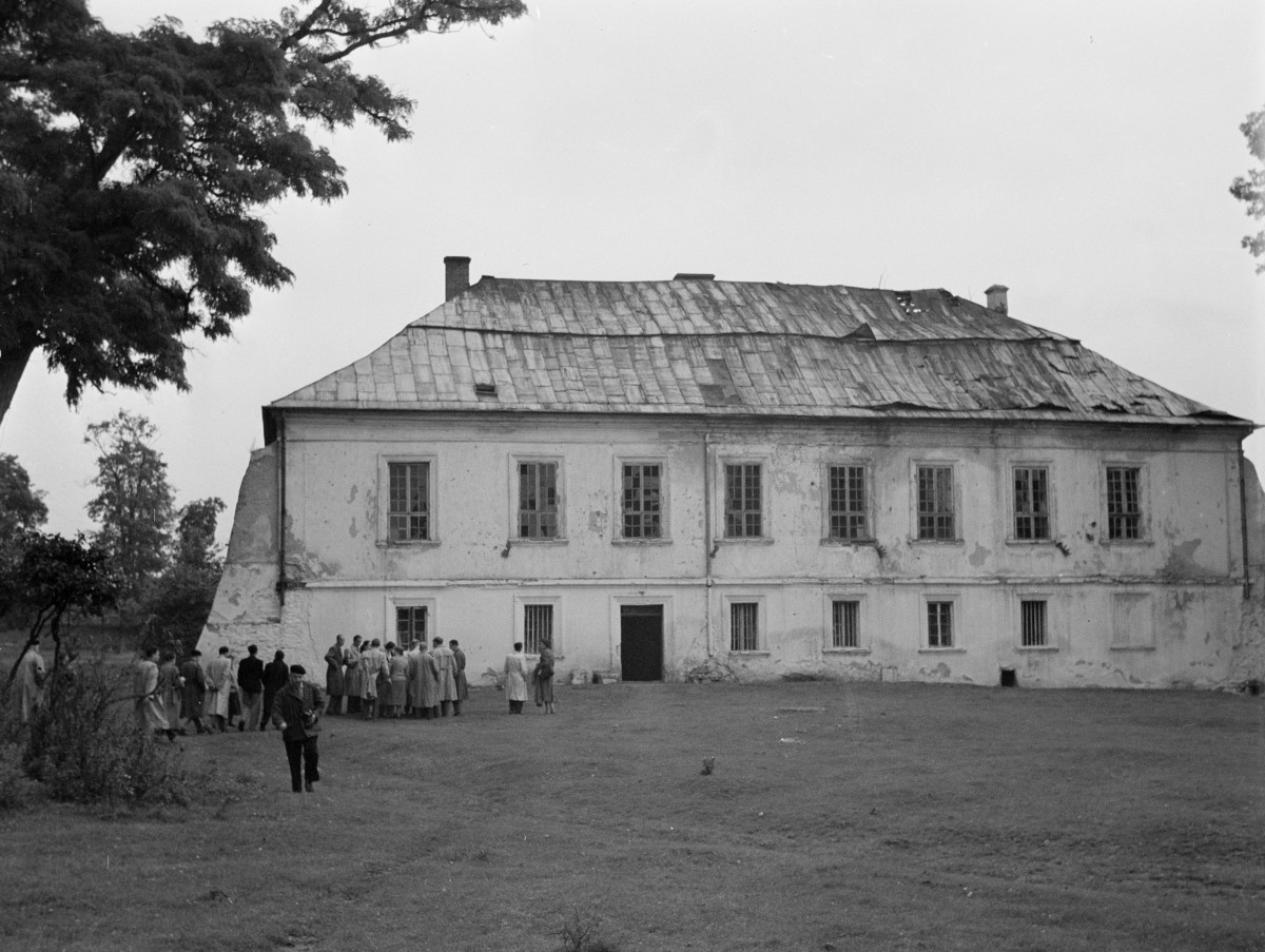 elewacja płd. dworu w Gnojnie, skan 1