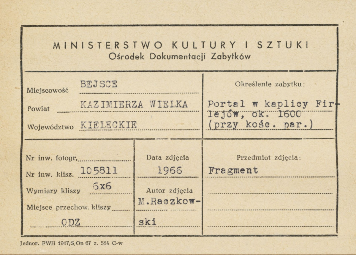 Kaplica Firlejów - portal - fragment - głowica pilastra - metryczka, skan 1
