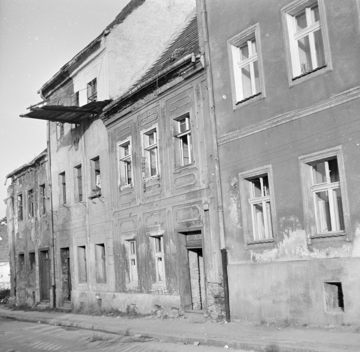 kamienica - elewacja frontowa, skan 1