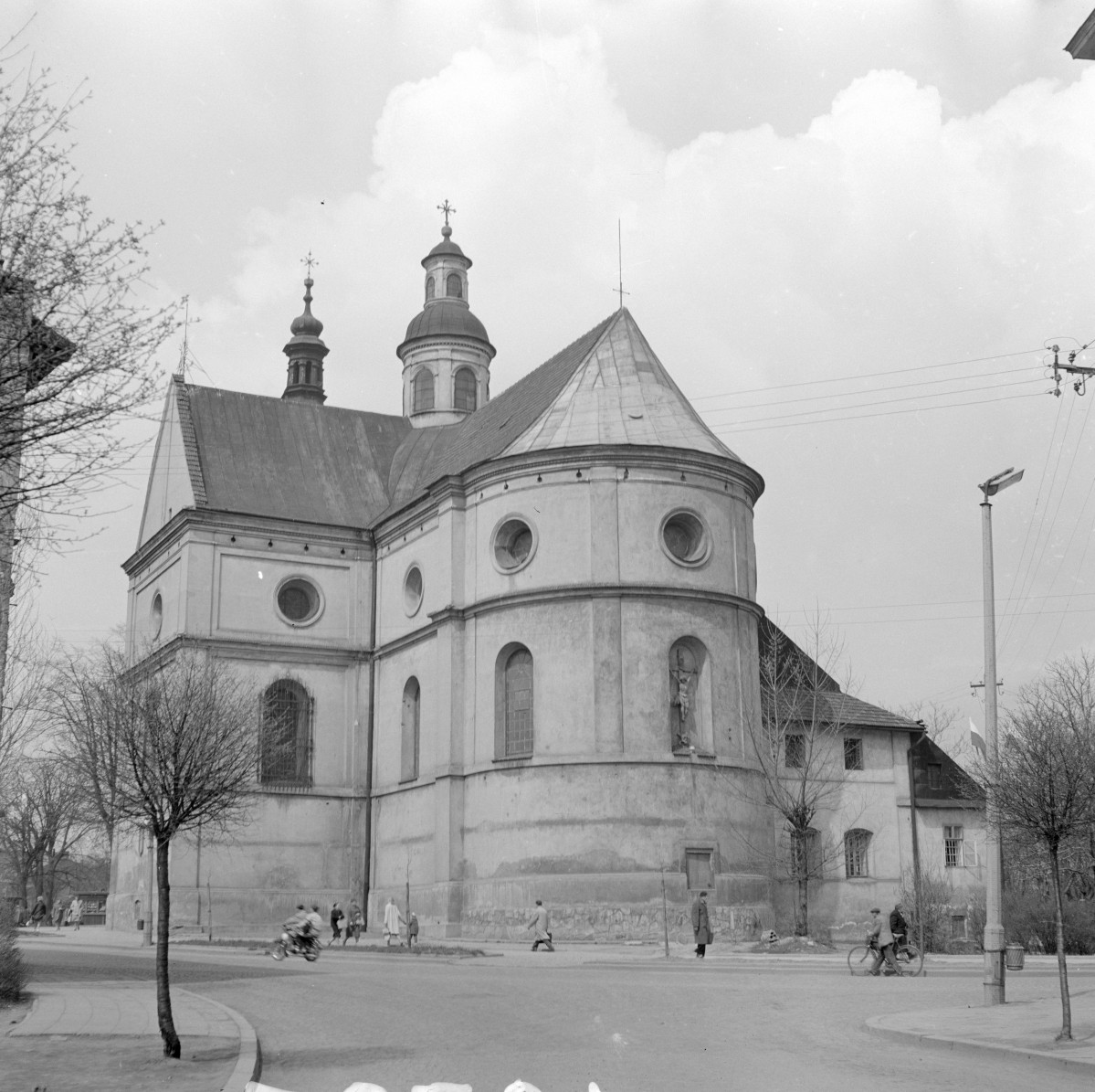 kościół oo. Bernardynów - elewacja wsch., skan 1