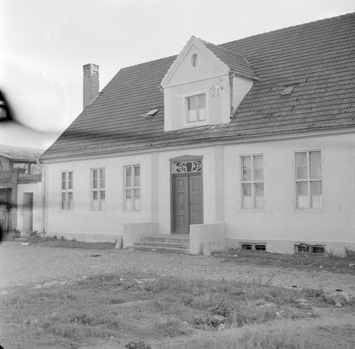 dom - elewacja frontowa, skan 1