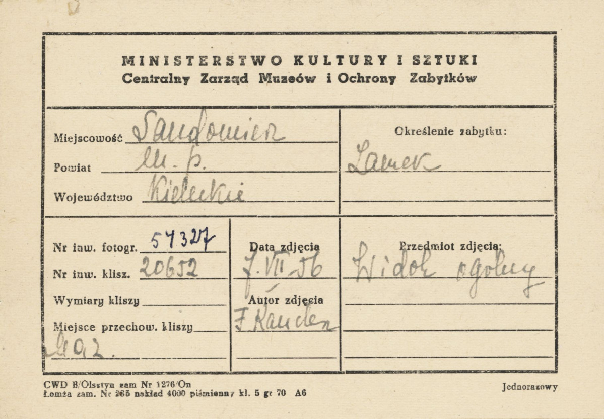 Zamek - widok ogólny od strony płd. - zach. - metryczka, skan 1