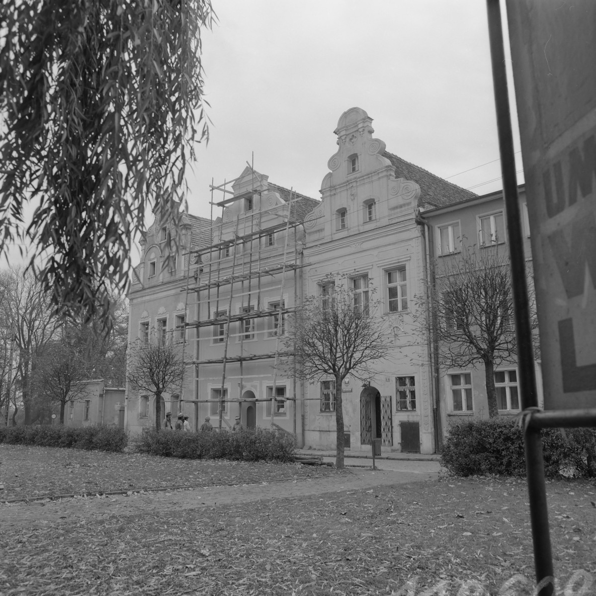 kamienice - elewacje frontowe, skan 1