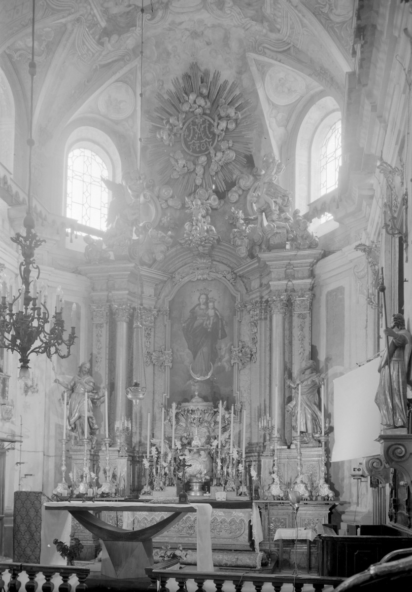 Kościół Wniebowzięcia NMP - wnętrze: ołtarz główny, skan 1