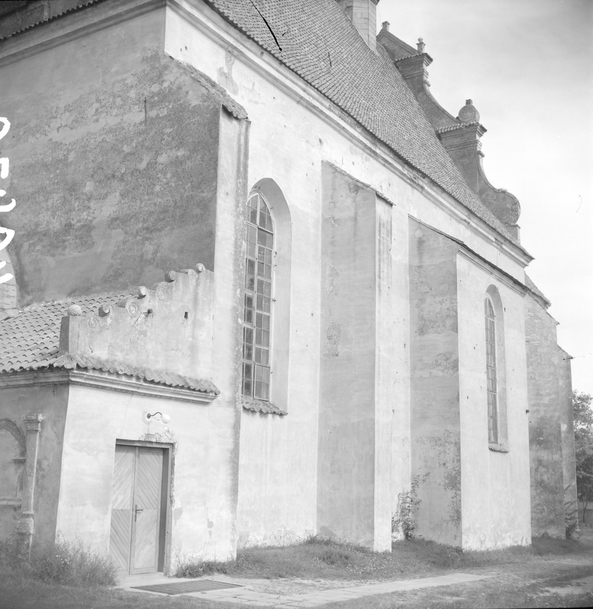 podominikański kościół pw. Najświętszej Marii Panny i św. Jacka - fragment elewacji południowej, skan 1