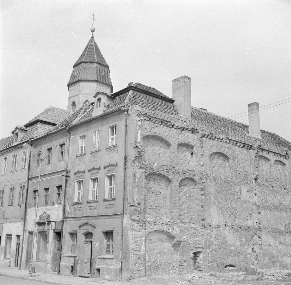 kamienica - elewacja frontowa, skan 1