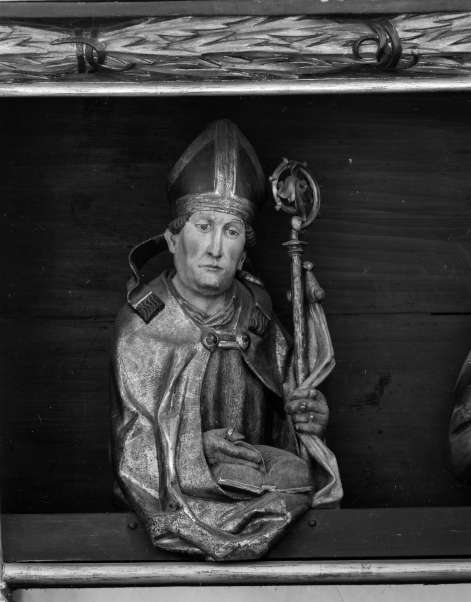 Kościół Najświętszej Marii Panny - wnętrze: ołtarz główny, tryptyk, predella , skan 1