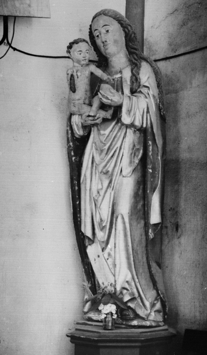 katedra Niepokalanego Poczęcia NMP - przedsionek, figura Madonna z Dzieciątkiem, skan 1