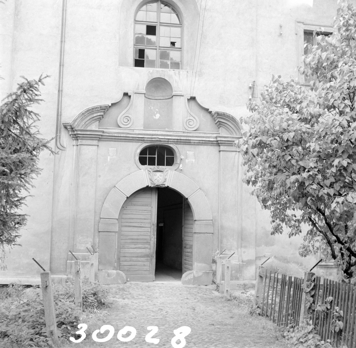 zamek - elewacja oraz portal, skan 1