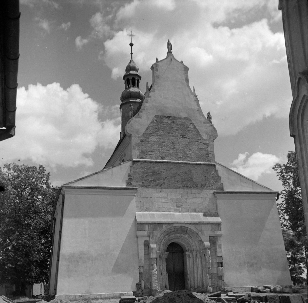 kościół pw. św. Wojciecha - elewacja zachodnia, skan 1