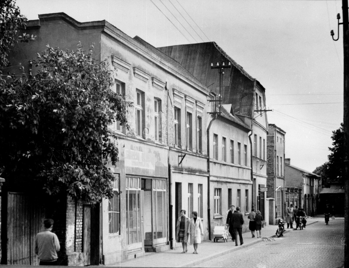 kamienica - elewacja frontowa, skan 1