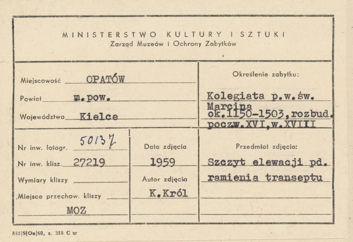 Kolegiata - widok na szczyt płd. ramienia transeptu - metryczka

, skan 1