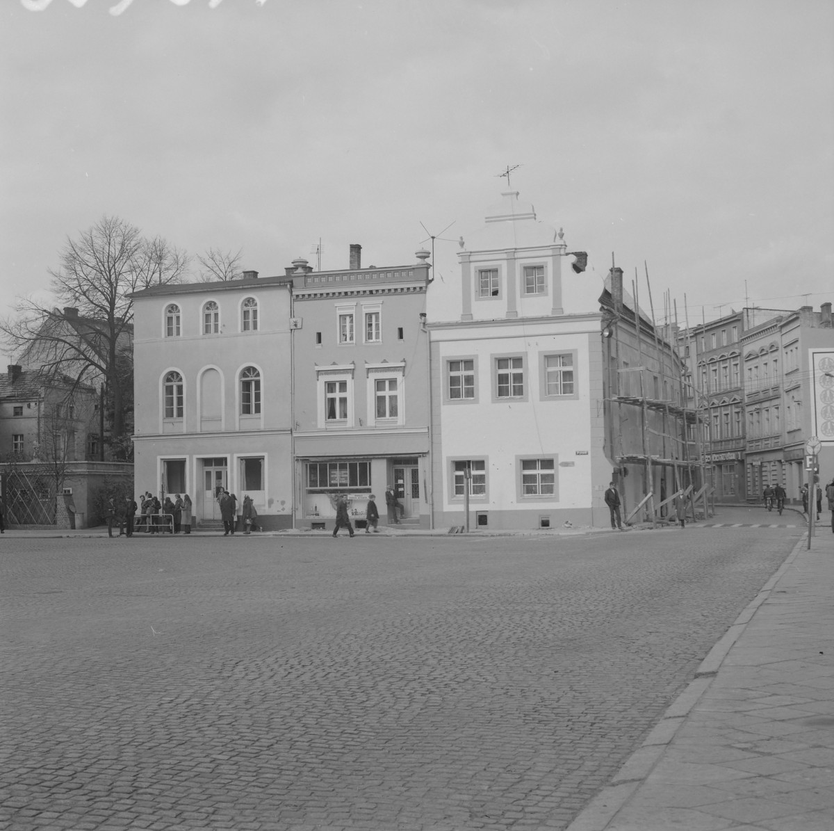 zabudowa miejska - elewacje frontowe, skan 1