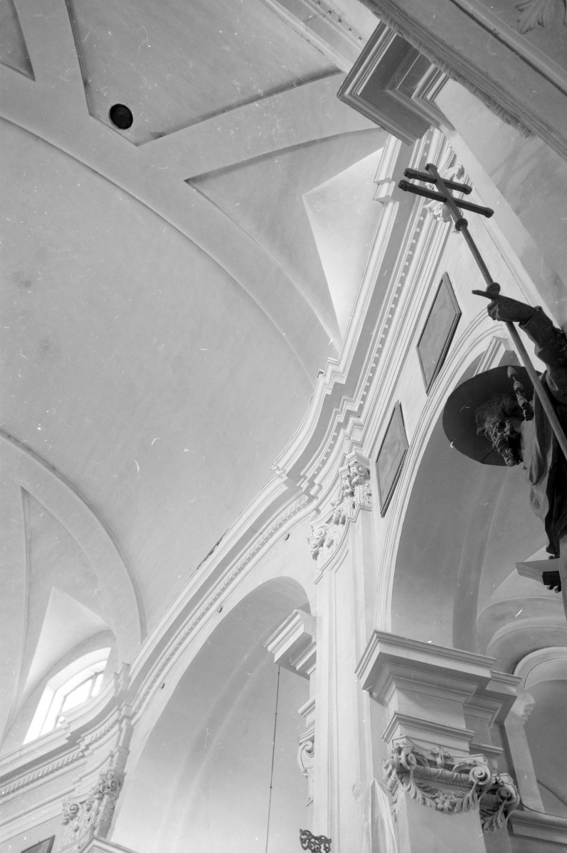 Bazylika mniejsza św. Anny - wnetrze: sklepienie nawy głównej, skan 1