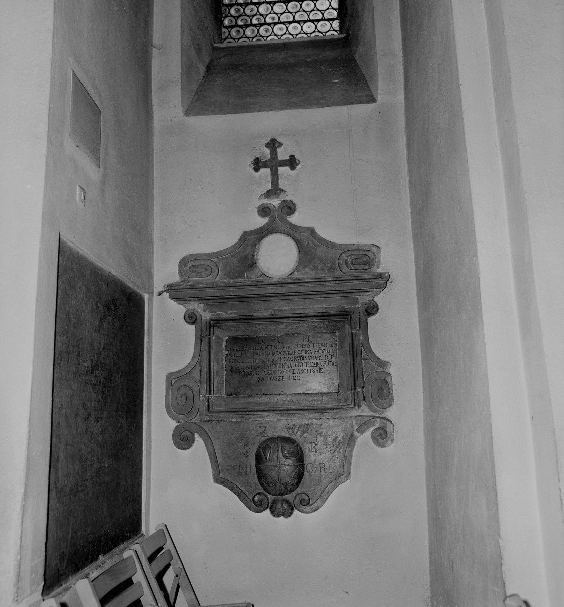 Kościołem pw. św. Katarzyny Aleksandryjskiej - epitafium Stefana Gębka - Rudzkiego, skan 1