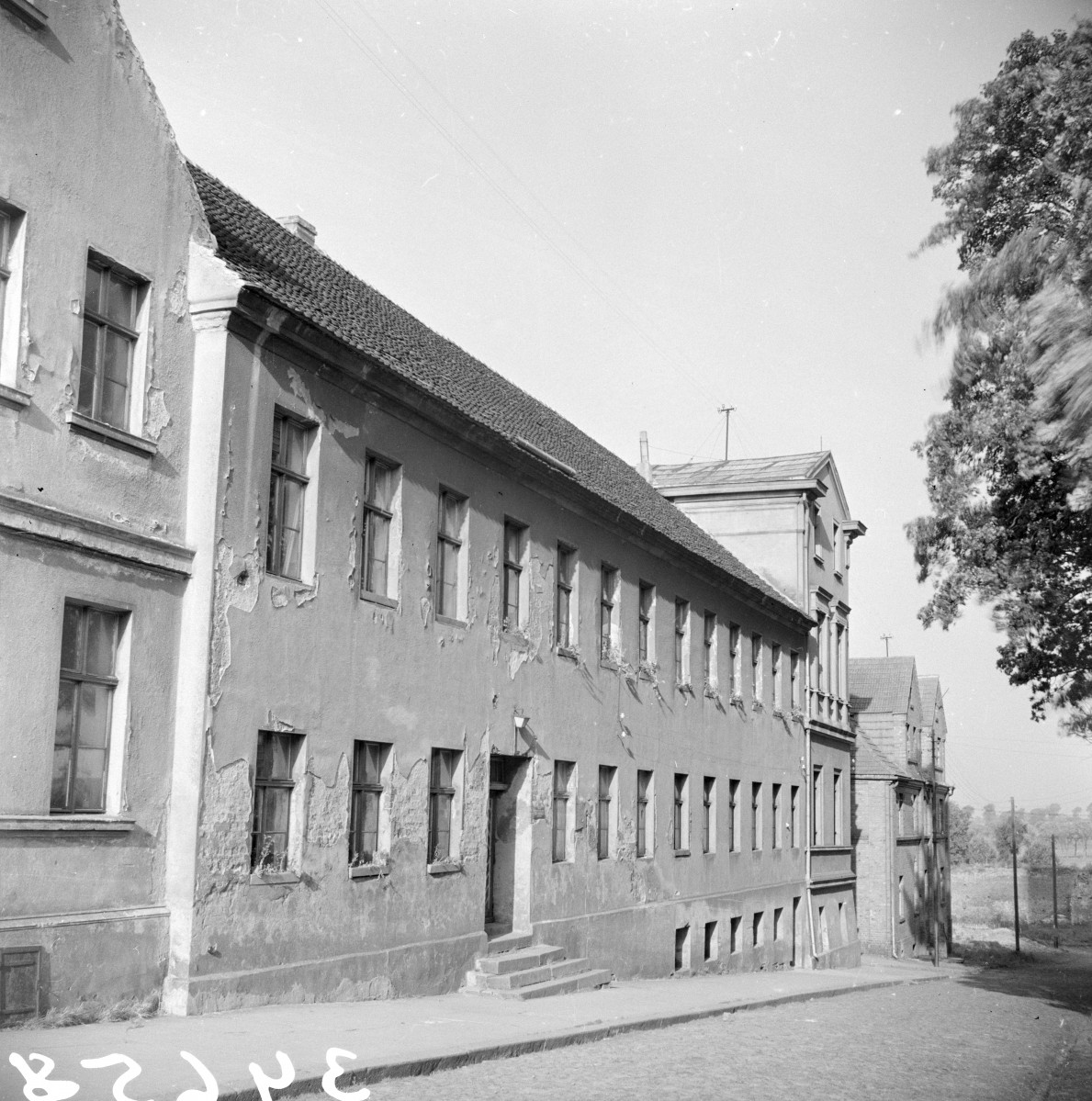 dom - elewacja frontowa, skan 1