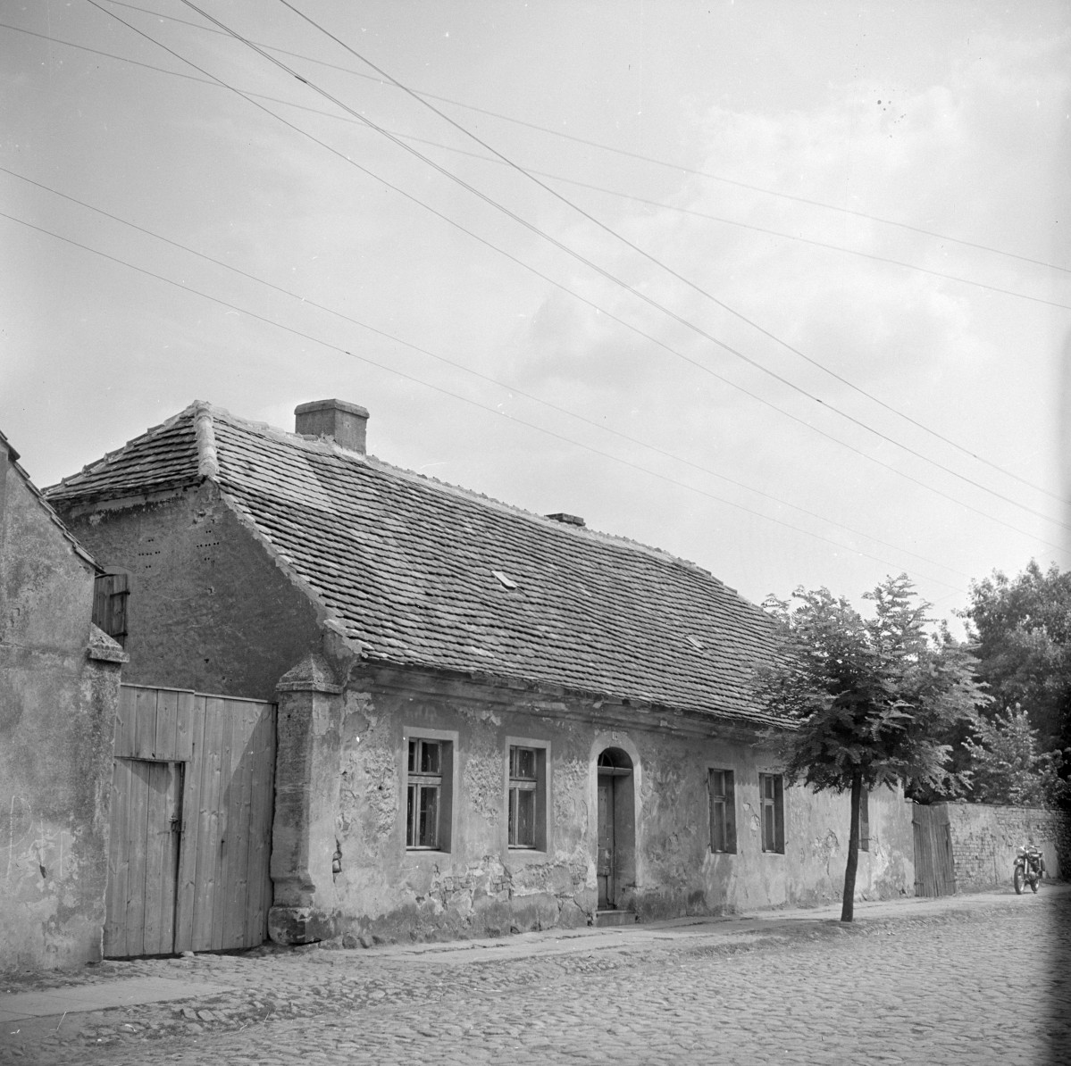 kamienica - elewacja frontowa, skan 1