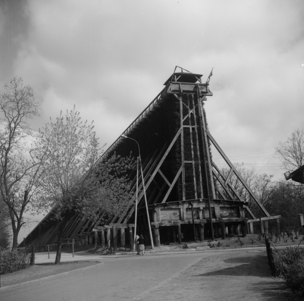 Park Zdrojowy - tężnia, skan 1