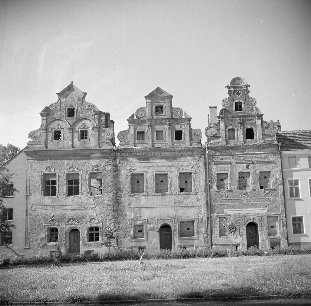 kamienice renesansowe - elewacje frontowe, skan 1