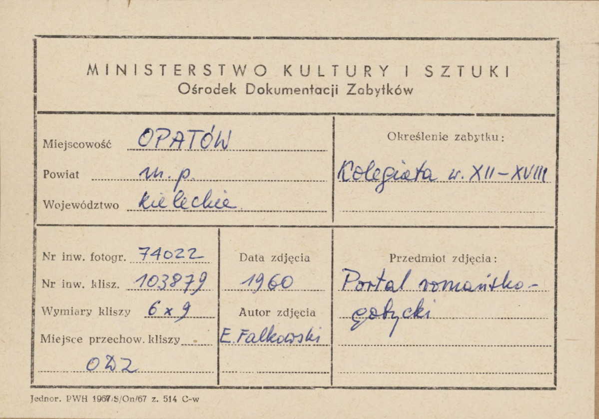 Kolegiata - widok na portal w elewacji zach. - metryczka

, skan 1