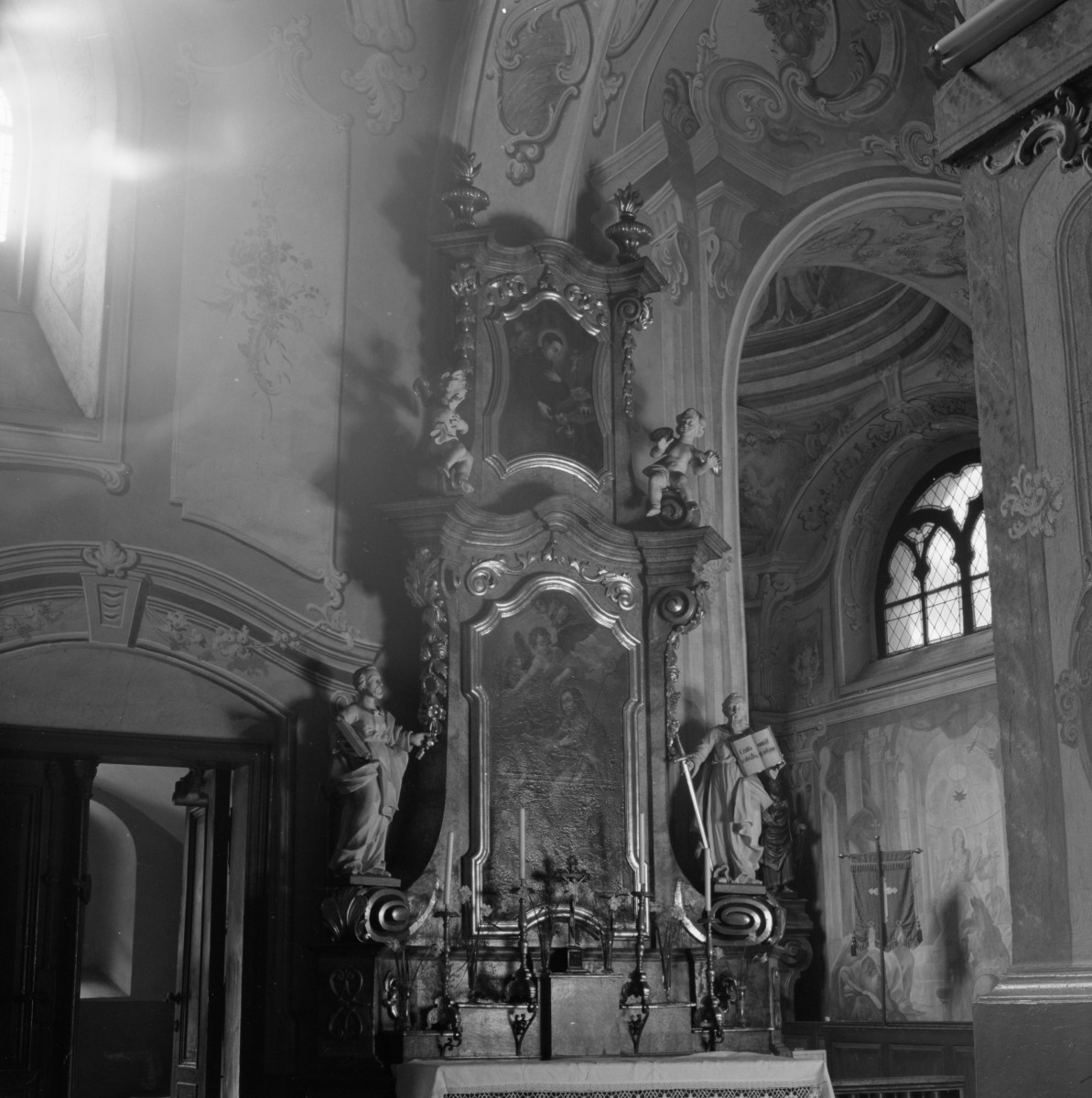 kościół pw. św. Bartłomieja - wnętrze - południowa nawa boczna - ołtarz boczny, skan 1