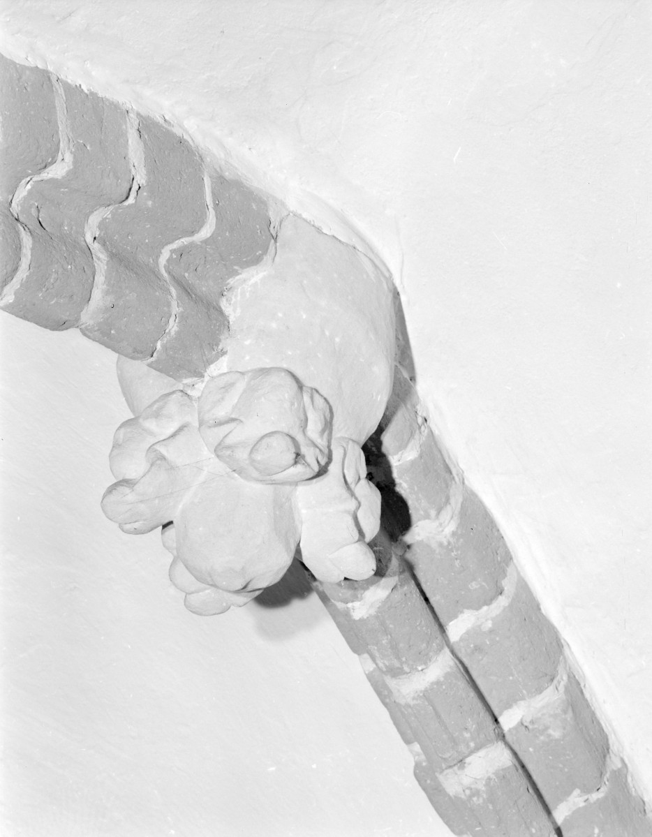 Opactwo Cystersów - wnętrze: kapitularz. Zwornik sklepienia., skan 1