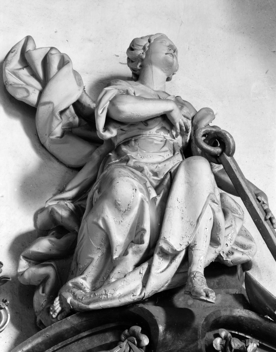mauzoleum Piastów Świdnickich - wnętrze: figura, skan 1