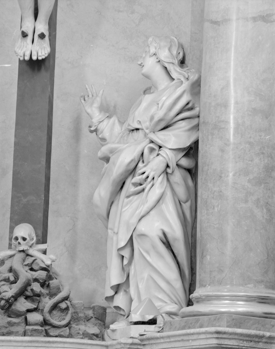 Kościół pw. NMP i św. Mikołaja - transept: ołtarz akantowy św. Krzyża. Rzeźba z grupy Ukrzyżowania., skan 1