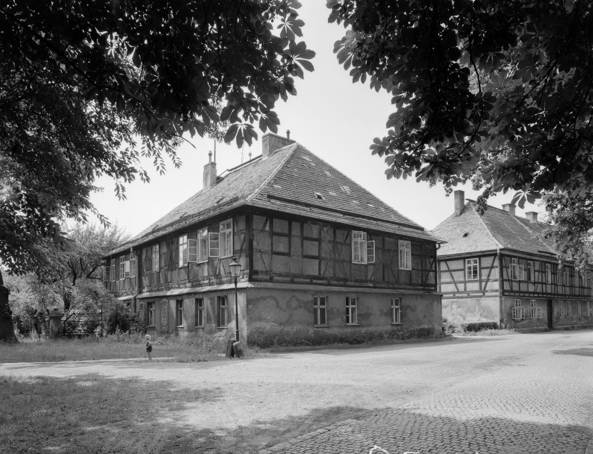 kościół Pokoju im. Trójcy Świętej - organistówka, elewacja szachulcowa, skan 1