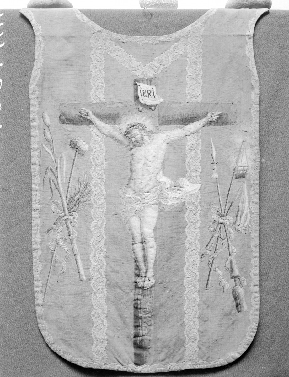 kościół pw. Wniebowzięcia Najświętszej Maryi Panny i św. Zygmunta - Muzeum Diecezjalne - zbiory - ornat zielony /tył/, skan 1