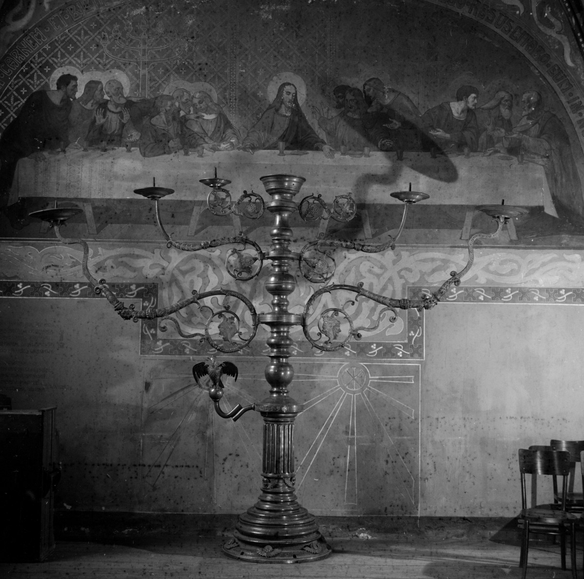 bazylika katedralna Wniebowzięcia NMP - kaplica płd. świecznik, skan 1