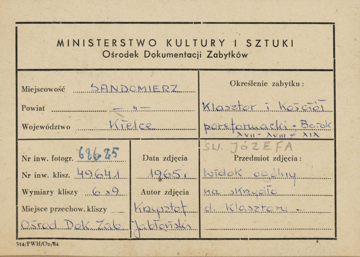 Zespół klasztorny poreformacki - widok ogólny od strony płd. - metryczka, skan 1