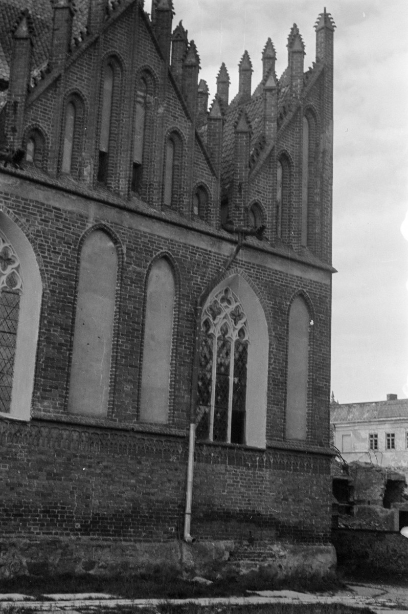 kościół św. Jana Chrzciciela - elewacja i szczyt, skan 1