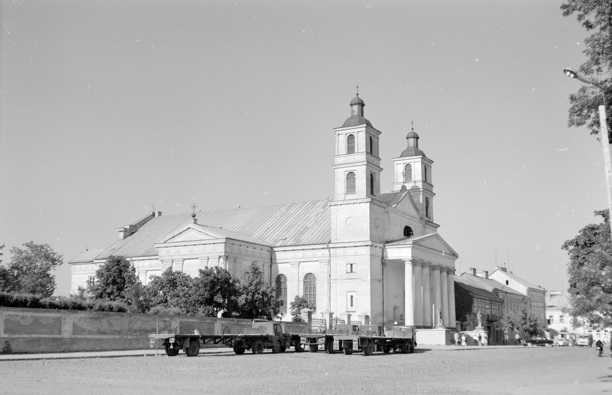 konkatedra św. Aleksandra - elewacja boczna i frontowa, skan 1