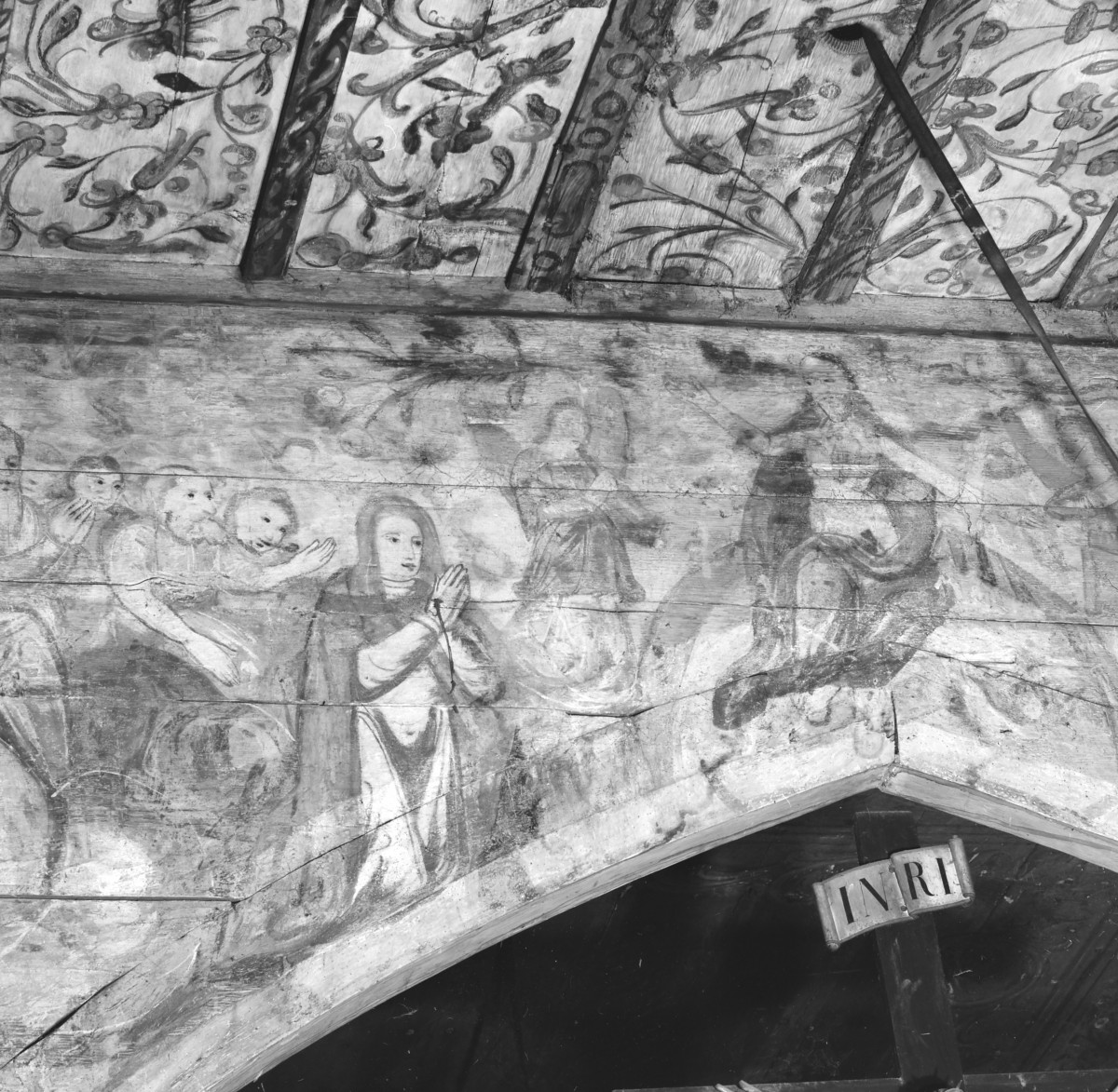 kościół pw. św. Michała Archanioła - nawa główna - łuk tęczowy - fragment polichromii, skan 1