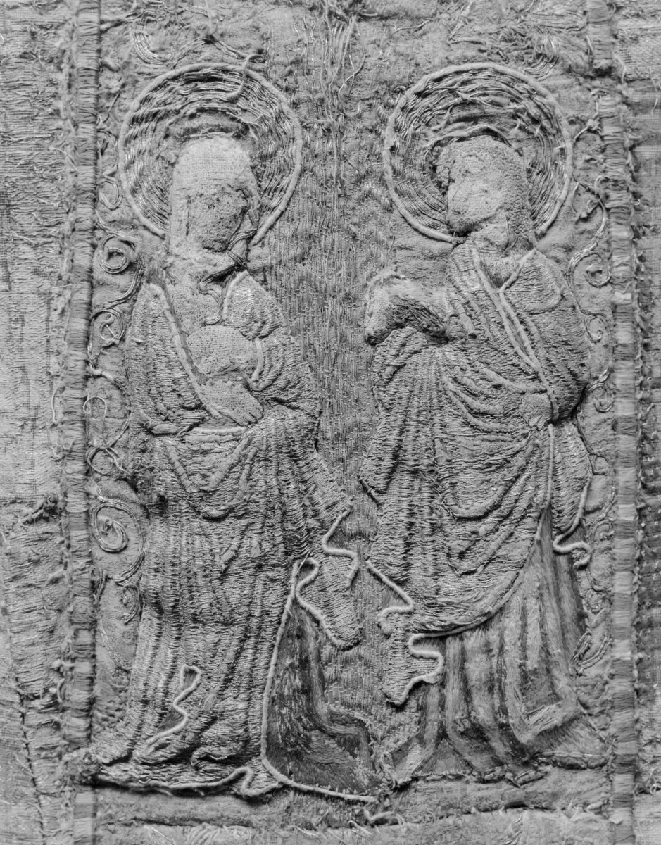 kościół pw. Wniebowzięcia Najświętszej Maryi Panny i św. Zygmunta - Muzeum Diecezjalne - zbiory - ornat czerwony gotycki /tył/ - fragment, skan 1