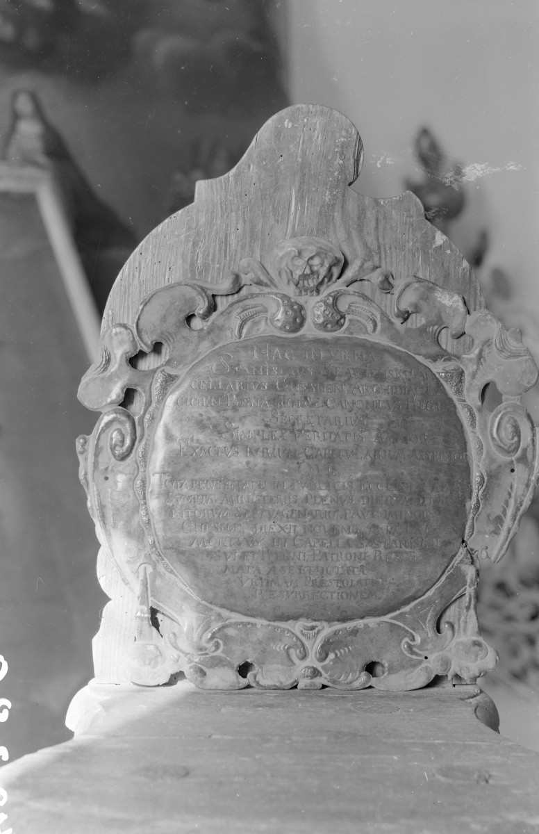Katedra pw. Wniebowzięcia Najświętszej Marii Panny i św. Wojciecha - wnętrze: wnętrze tablica trumienna St. Sławieńskiego, skan 1