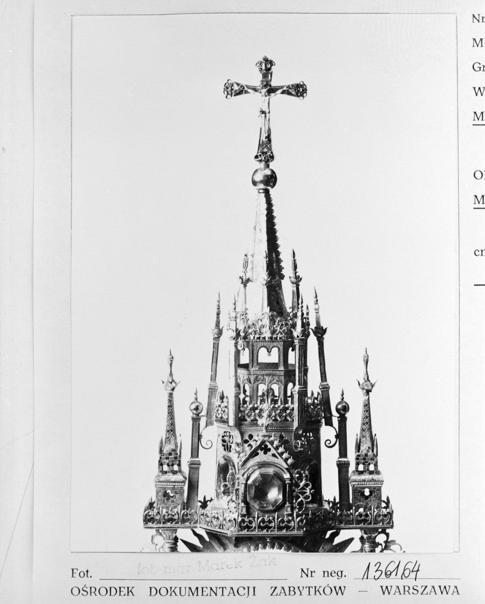 kościół pw. Wniebowzięcia NMP - zbiory - monstrancja - fragment awersu nad reservaculum, skan 1