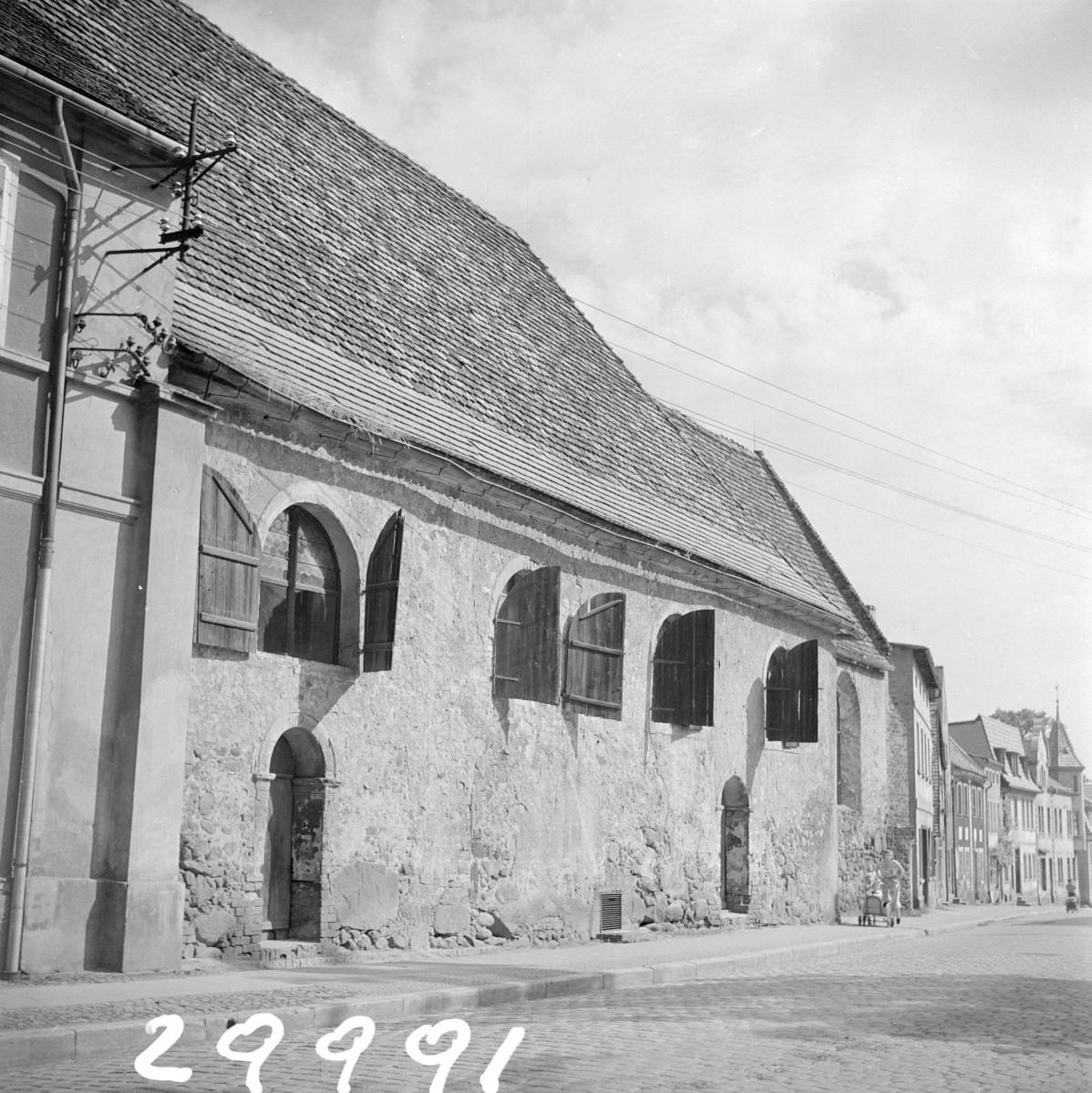 kościół filialny Świętego Ducha - elewacja boczna, skan 1