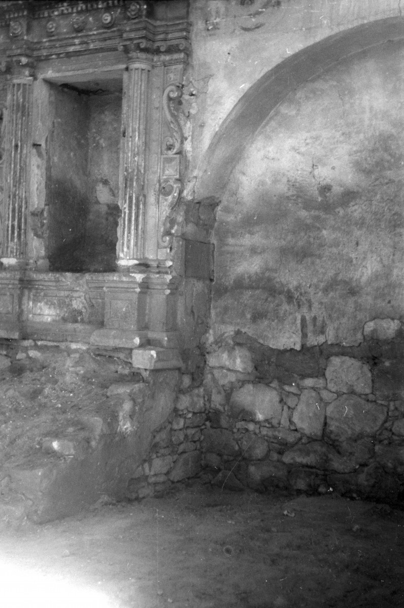 synagoga - wnęka, manierystyczny Aron ha-kodesz, skan 1