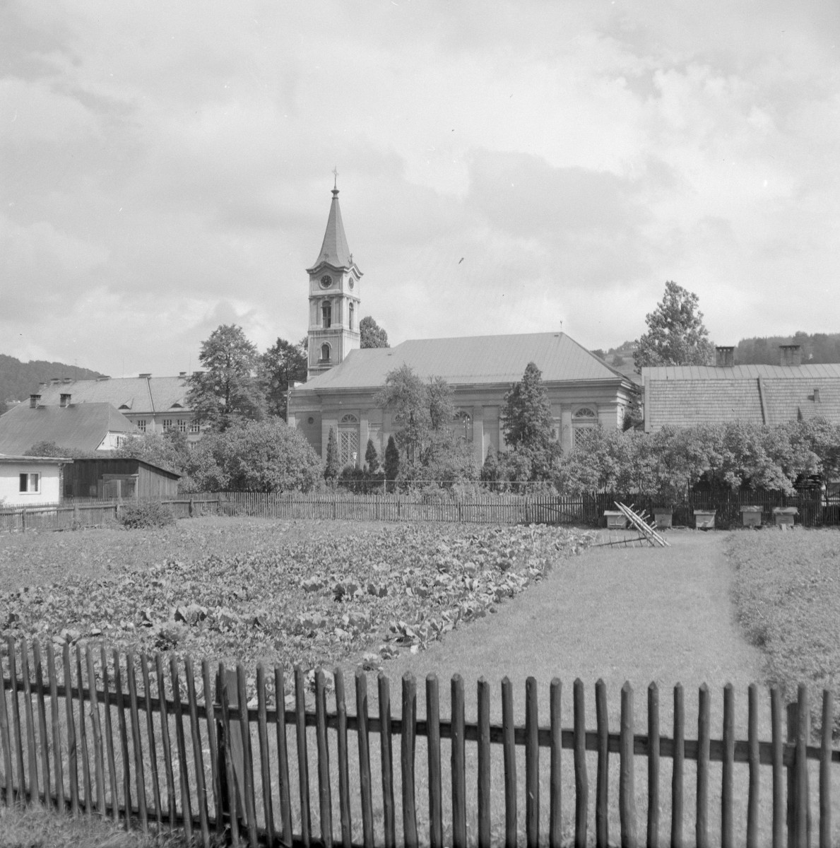 kościół ewangelicko-augsburski Piotra i Pawła - elewacja boczna, skan 1