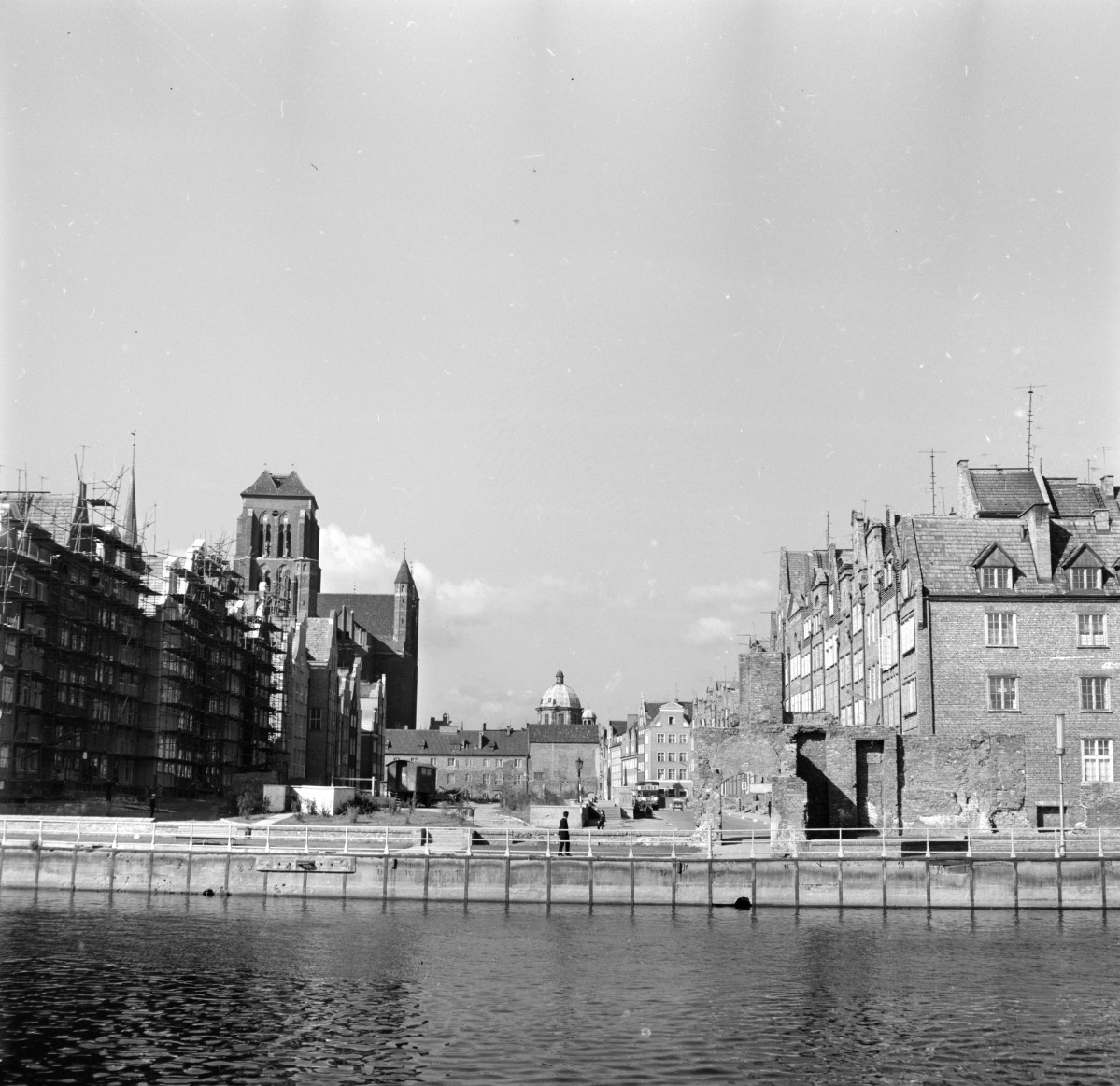 pierzeje od strony rzeki Motława, skan 1